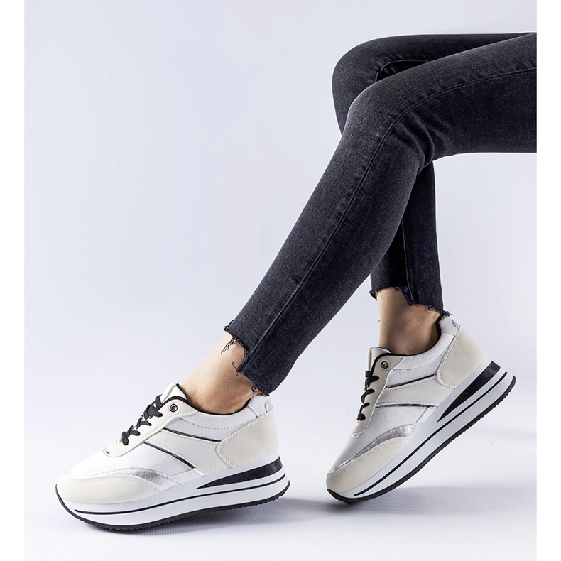 Valkoiset lenkkarit Nutter-alustalla beige 1