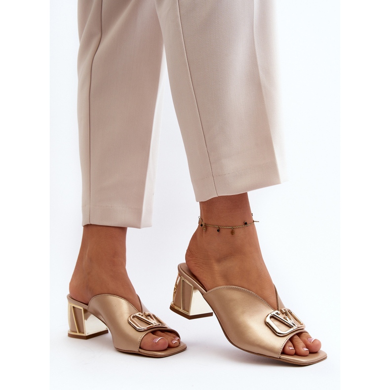 Tyylikkäät naisten korkeakorkoiset varvastossut Laura Messi 2771 kultaa kultainen 1