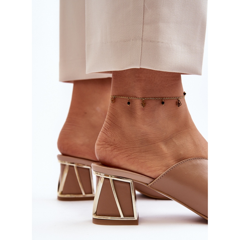 Tyylikkäät naisten korkeakorkoiset varvastossut Laura Messi 2771 beige 2