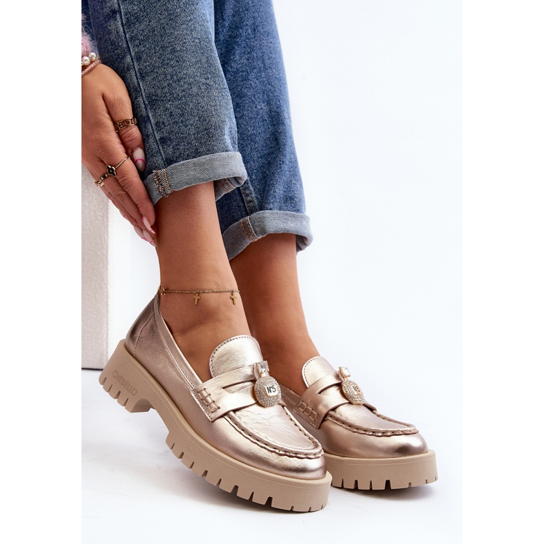 Nahkakengät, mokasiinit CheBello 4291 kultakoristeella kultainen 1