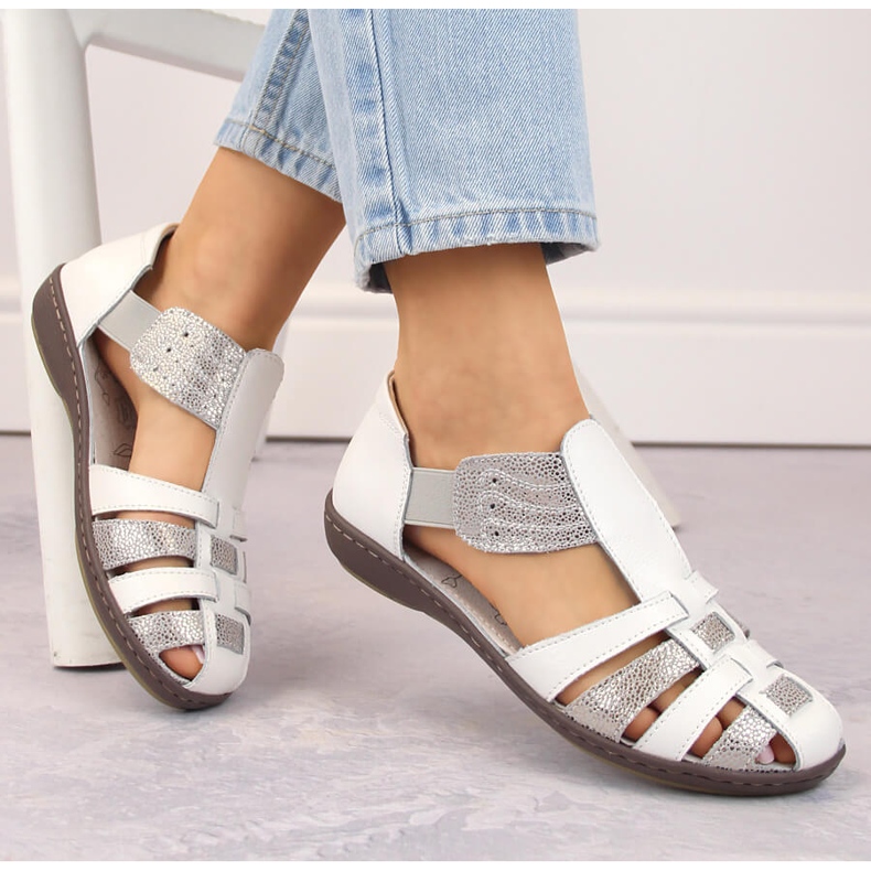 Naisten nahkaiset suljetut sandaalit, beige, T.Sokolski 2