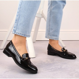 Naisten mustat patentoidut matalakorkoiset kengät Potocki SZ12065 6