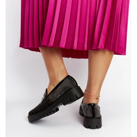 Mustat loaferit, koristeltu Newport strassit 1