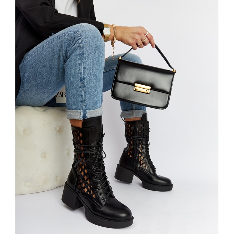 Mustat harjakattoiset Visalian korkokengät 1