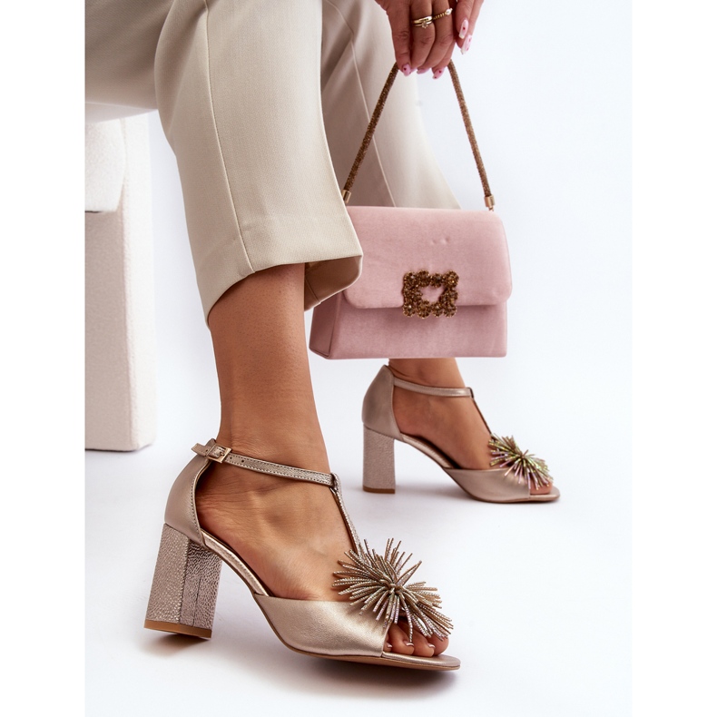 Nahkasandaalit korkokenkiin koristeltu Laura Messi 2758 kultaa kultainen 2