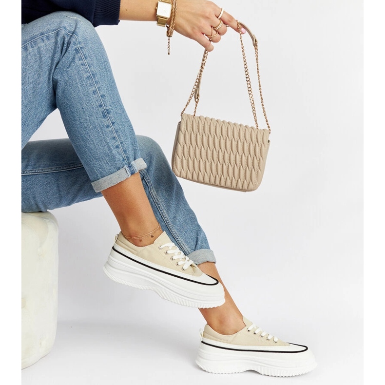 Beiget lenkkarit Plesio-alustalla 1