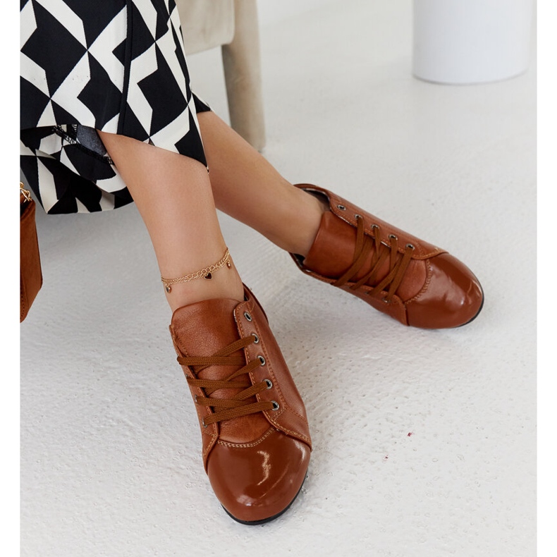 Paradyn ruskeat kengät patentoidulla kärjellä 1