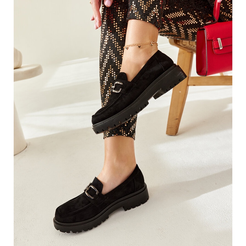 Mustat mokkanahkaat, joissa Springs-solki 2