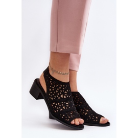 Harjakatkoiset korkeakorkoiset sandaalit, musta Serapina 2