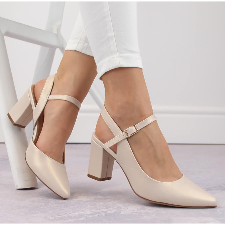 Naisten muodolliset sandaalit korkeakorkoisella beigellä helmillä Sergio Leone SK446 1