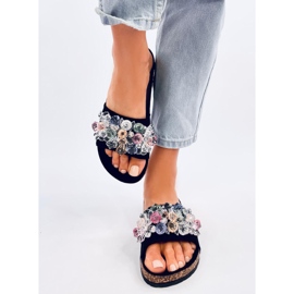 Maliv Mustat korkkitossut kivillä 1