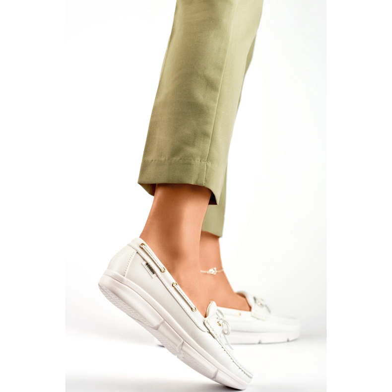Mukavat naisten mokasiinit valkoisena Mukavat naisten mokasiinit valkoinen 1