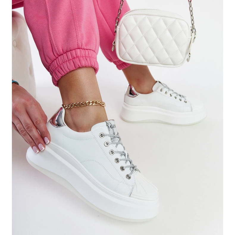 Valkoiset lenkkarit GOE NN2N4033 alustalla valkoinen 1