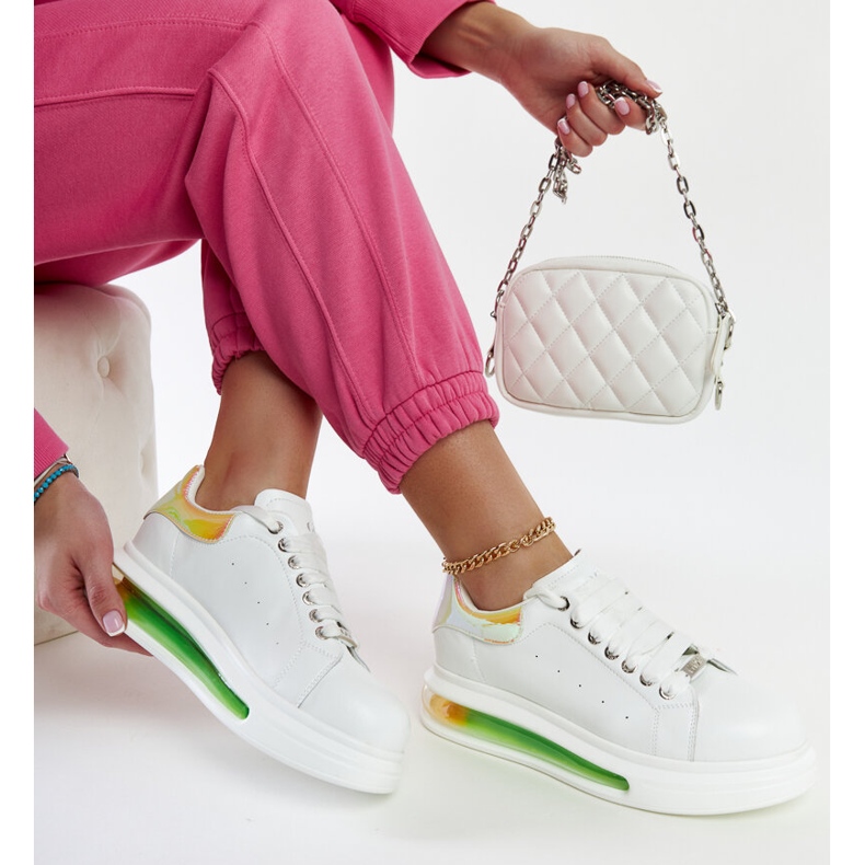 Valkoiset lenkkarit GOE NN2N4029 alustalla valkoinen 1