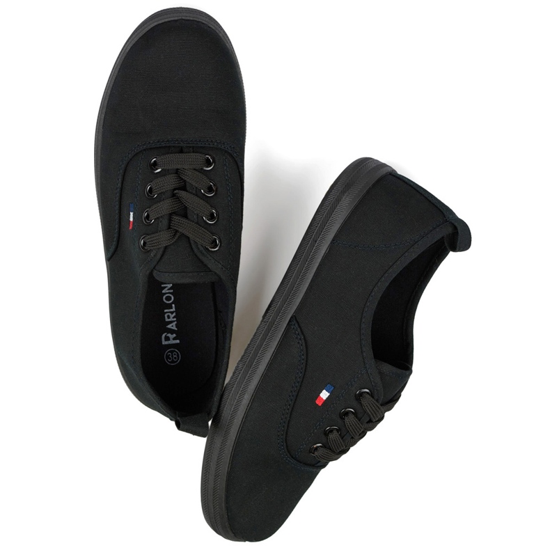 Mustat tennarit mustalla pohjalla, naisten tennarit 1