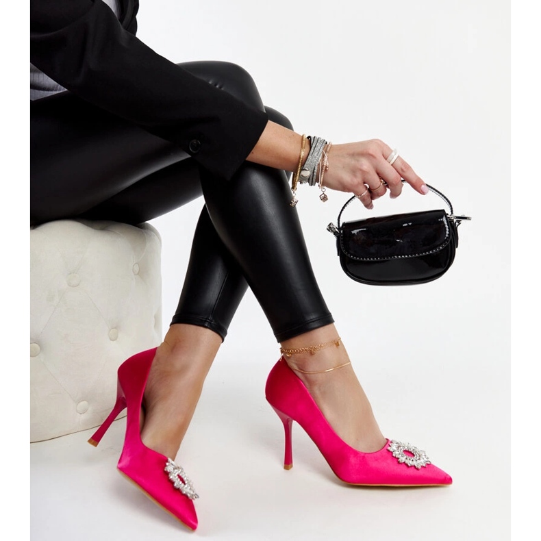 Suseganan vaaleanpunaiset korkokengät, joissa on satiininen viimeistely ja strassit vaaleanpunainen 1