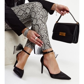 Ilaysan mustat korkokengät rusetilla 1