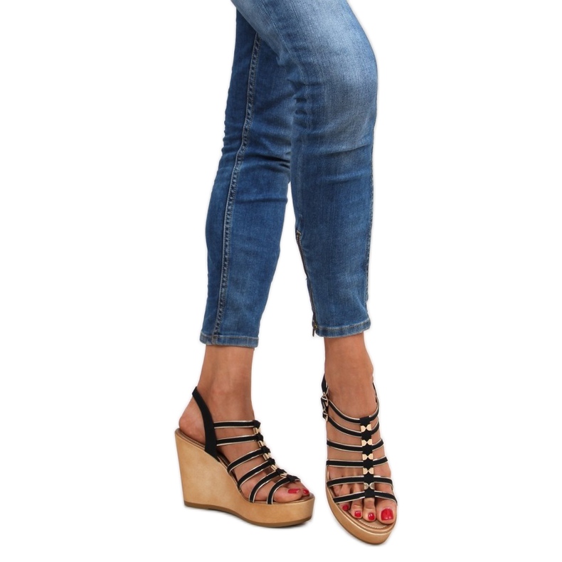 Sandaalit kiilassa GM-5032 mustat 2