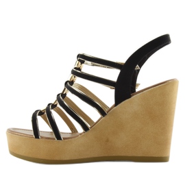 Sandaalit kiilassa GM-5032 mustat 1