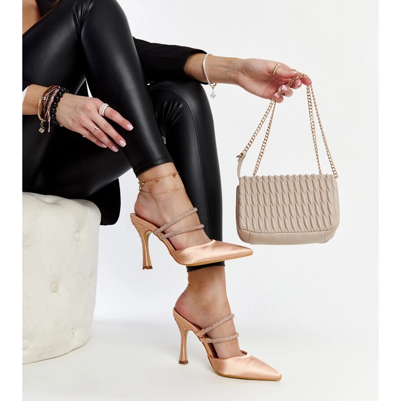 Raffaelinan beige-korkoiset varvastossut 1