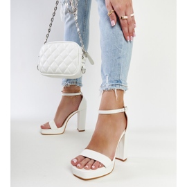 Valkoiset Nariman-korkokengät valkoinen 1