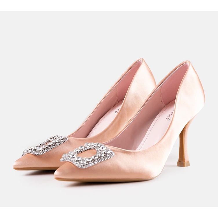 Beiget korkokengät, joissa satiininen viimeistely ja Clemente strassit 2