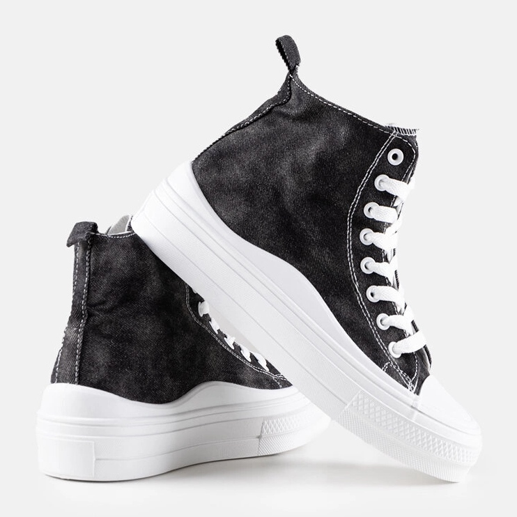 Mustat Frederick alustan lenkkarit 2