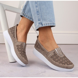 Naisten nahkaiset harjakattoiset slip-on kengät, beige T.Sokolski 0712 2