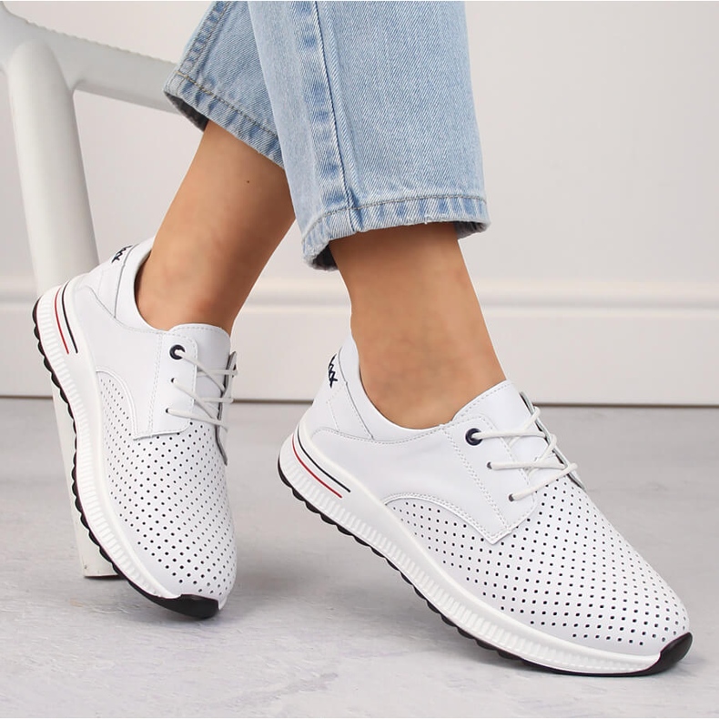 Naisten nahkaiset harjakattoiset urheilukengät, valkoinen, Filippo DP6022 1