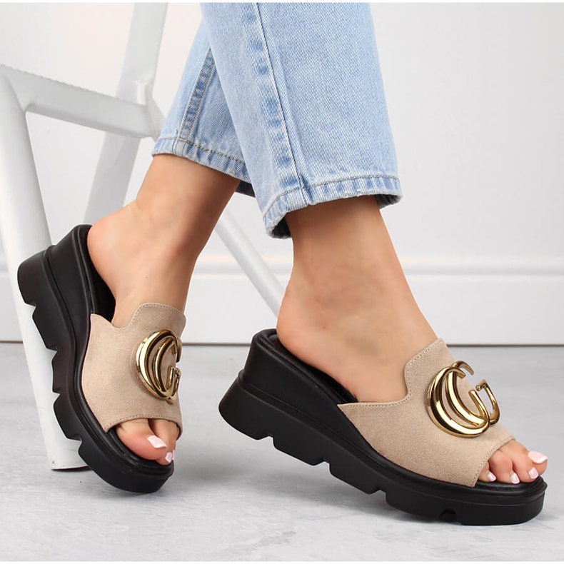 Beiget naisten mokkanahkaiset kiilatossut Vinceza 58295 1