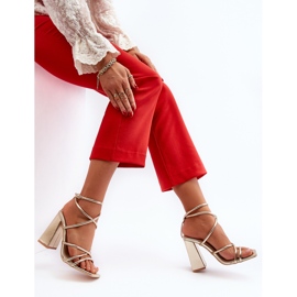 Muodikkaat Josette Gold -korkokengät kultainen 1