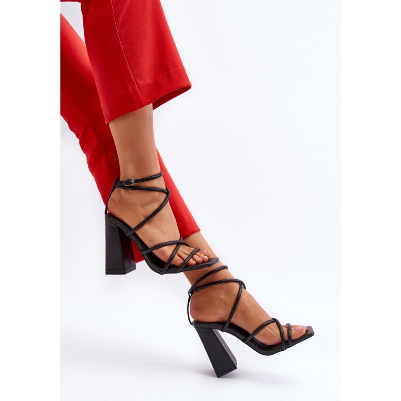 Muodikkaat mustat Josette korkeakorkoiset sandaalit 1