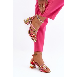 Kuviolliset sandaalit korkeakorkoisessa monivärisessä Jengllassa vaaleanpunainen 7
