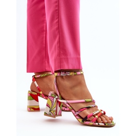 Kuviolliset sandaalit korkeakorkoisessa monivärisessä Jengllassa vaaleanpunainen 8