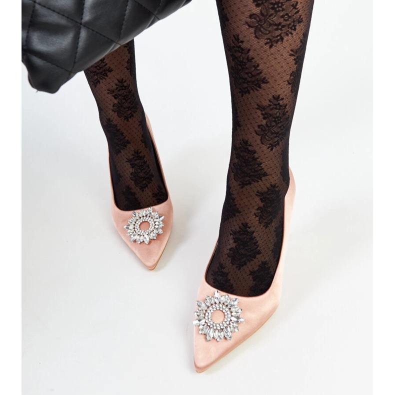 Beiget korkokengät, joissa satiininen viimeistely ja Clemente strassit 1