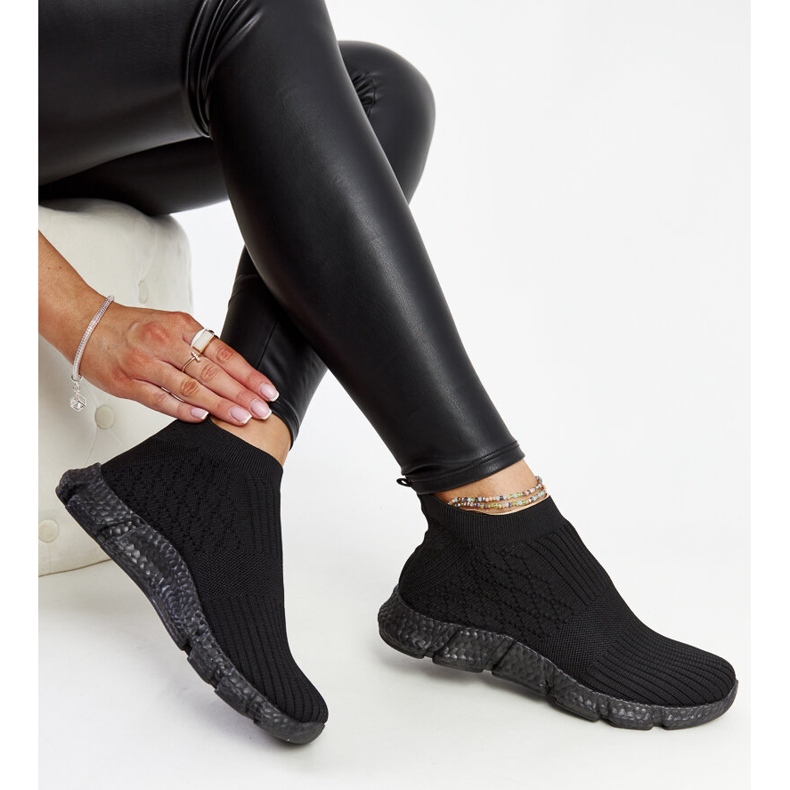 Mustat kevyet Vaclav-urheilulenkkarit 1