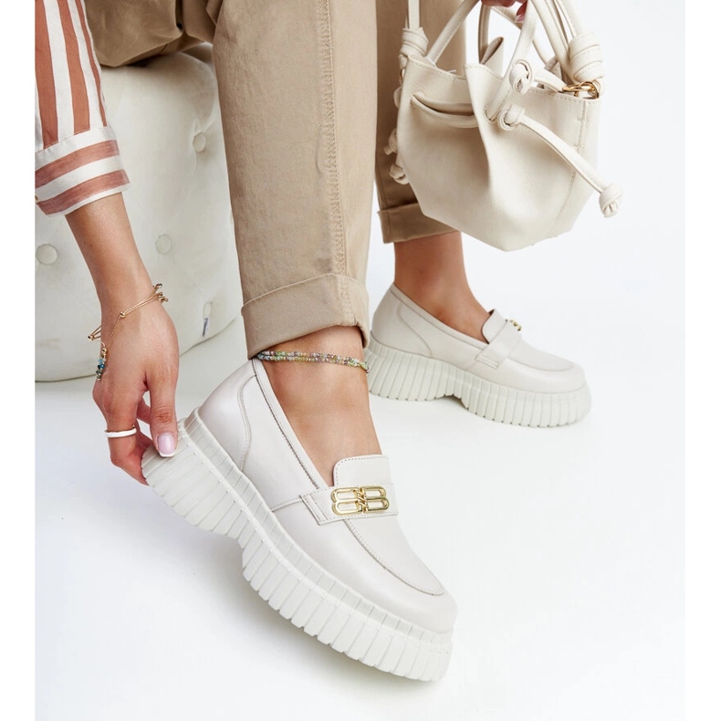 Vaaleanbeiget nahkakengät, Karino mokasiinit 1