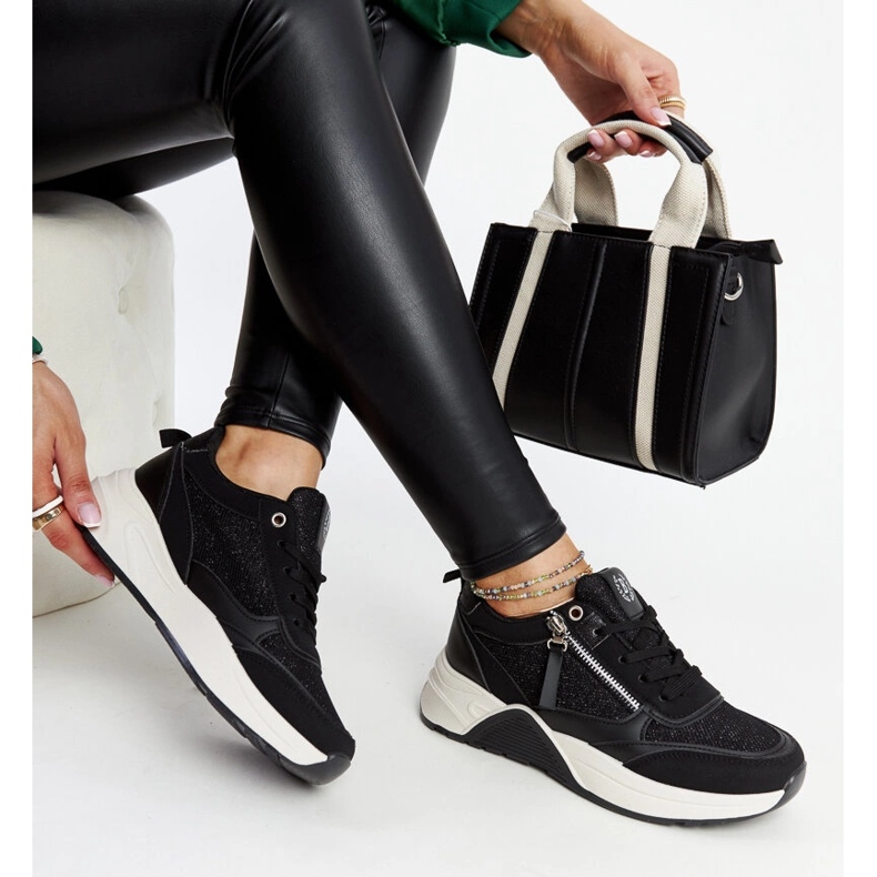 Mustat kiiltävät tennarit Makda-alustalla 1