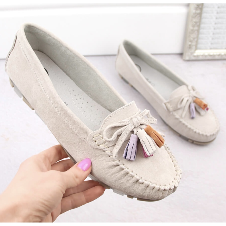 Naisten nahkaiset mokkasiinit hapsuilla, beige Filippo DP6136 1