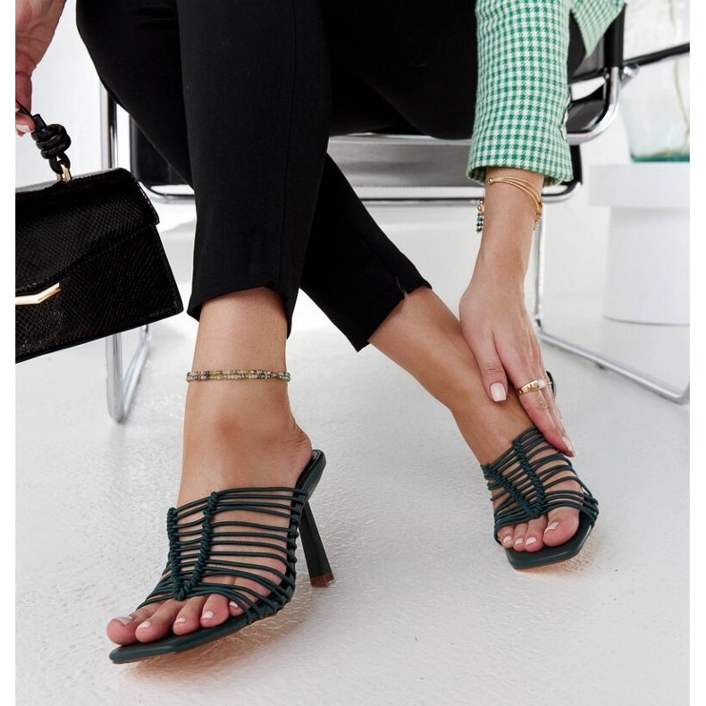 Bornan tummanvihreät korkokengät 1