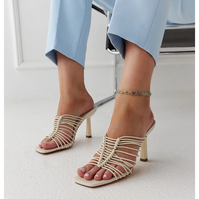 Bornan vaaleabeiget korkokengät sandaalit 1