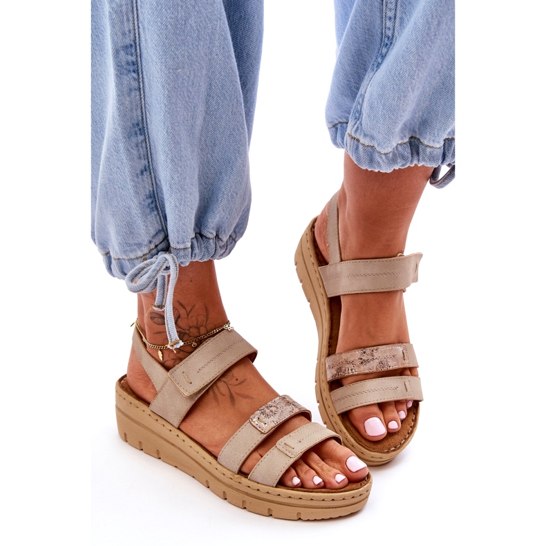 Vinceza Naisten nahkasandaalit tarranauhalla, beige 2