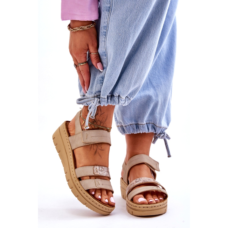 Vinceza Naisten nahkasandaalit tarranauhalla, beige 1