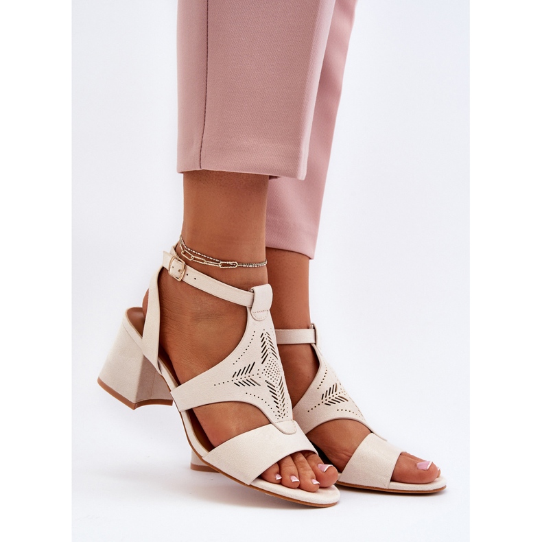 Beige matalakorkoiset sandaalit Eleriva 2