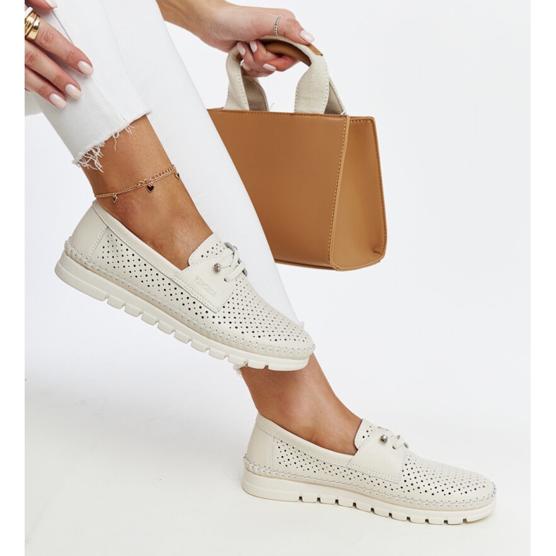 Vincezan beige-nahkaiset harjakattoiset kengät 1