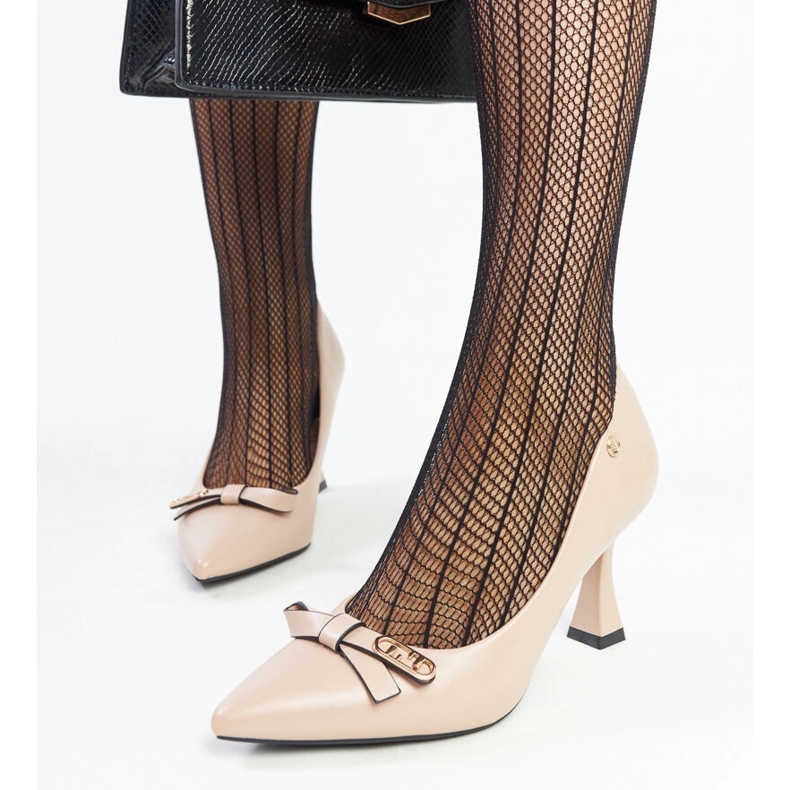 Vincezan beigenväriset korkokengät 1