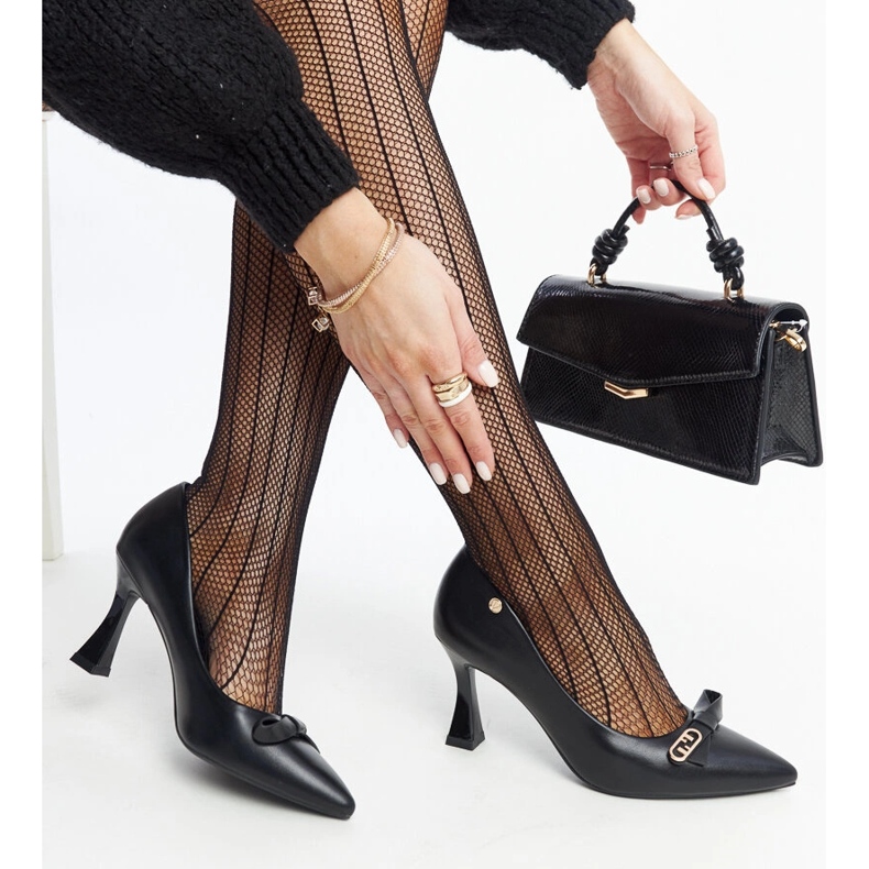 Vincezan mustat korkokengät 1