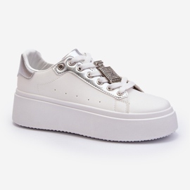 Valkoiset naisten tennarit, joissa on koristelu Celedria valkoinen 1