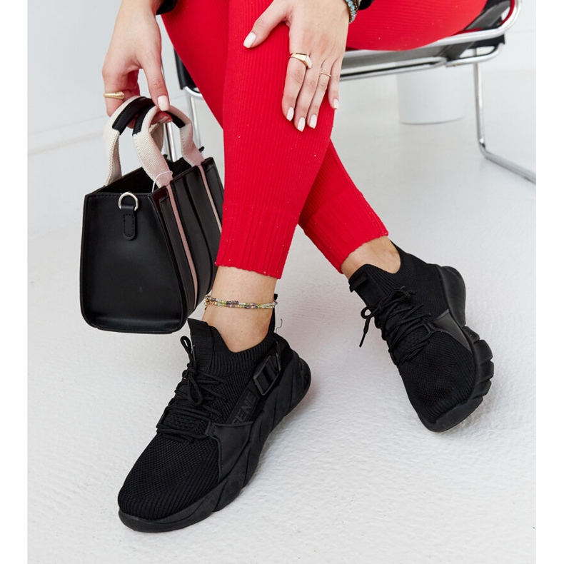 Mustat kevyet Faruz urheilulenkkarit 1