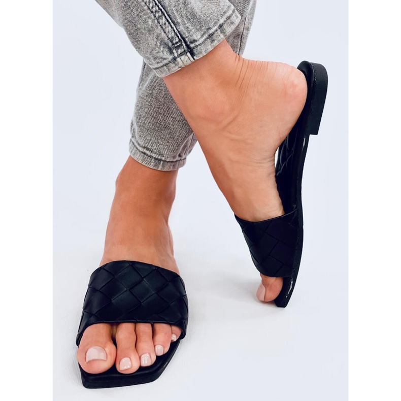 Sahar Black neliöpohjaiset tossut musta 1